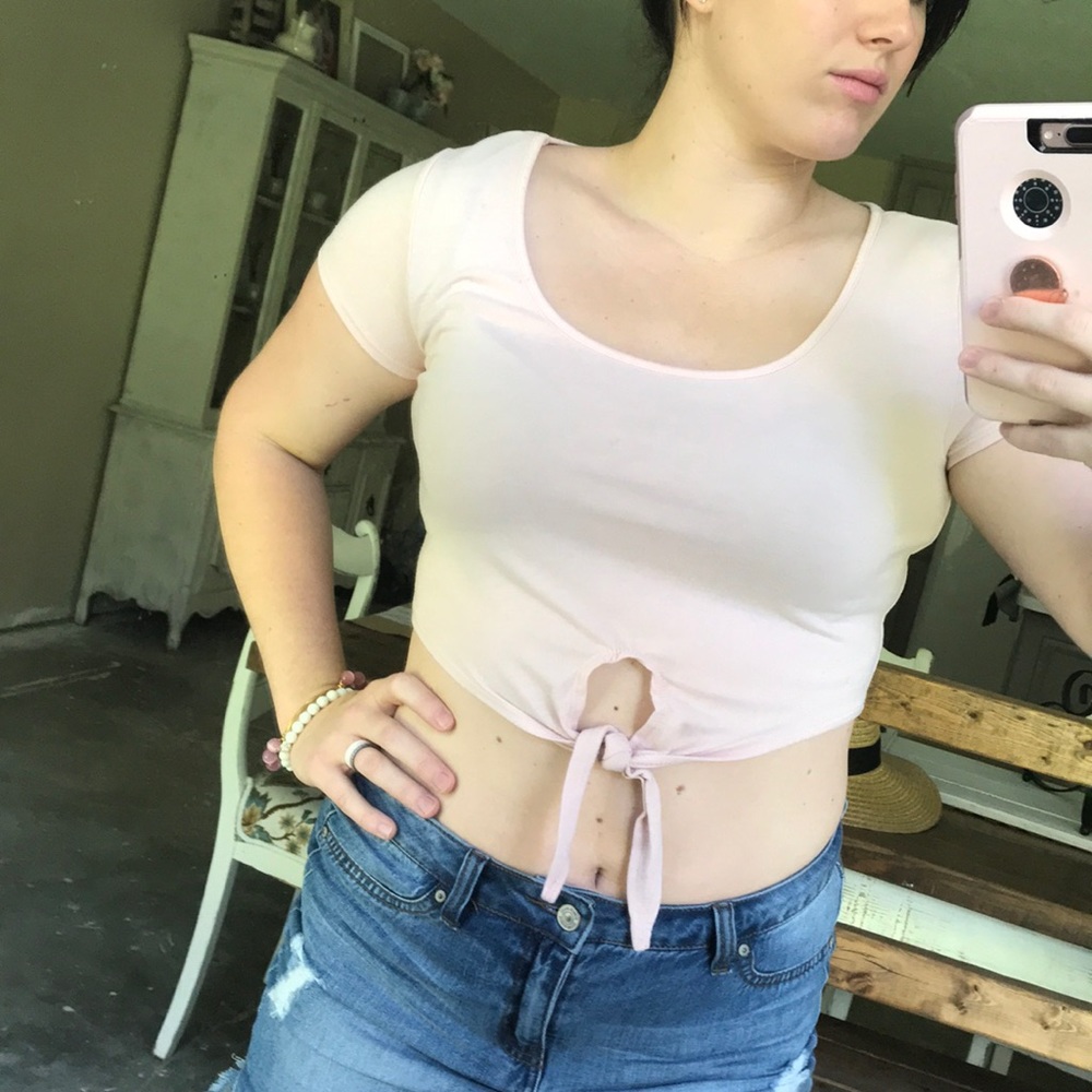 Crop shirt with tie